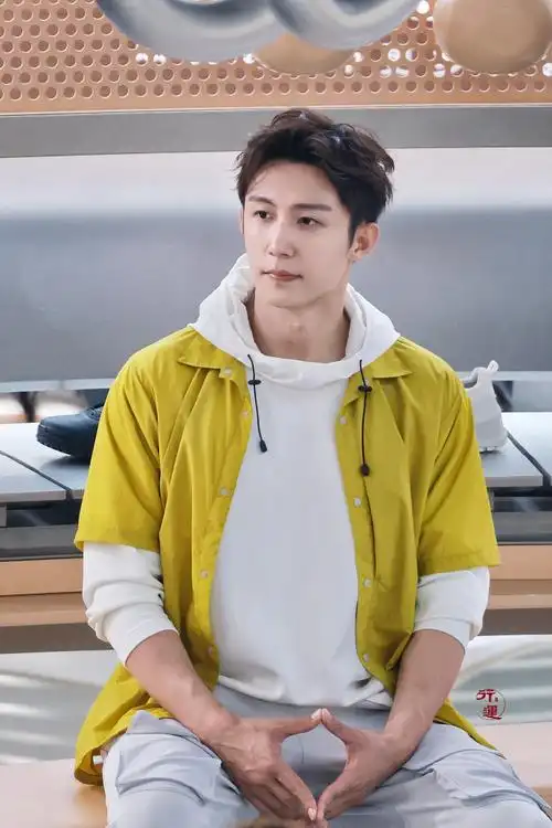 黄景瑜ecco代言人