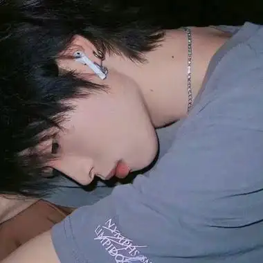 很酷男生头像ins质感真人很气质 高级又很高冷范的男生精致头像_男生