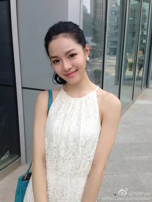 别拿截图黑,钟楚曦真正意义第一部剧是《爱的妇产科》