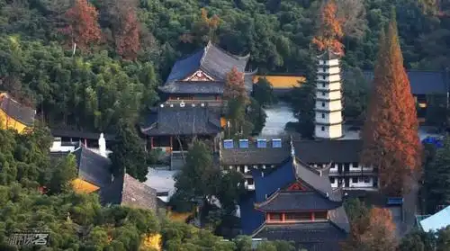 灵峰山景区 (内有登山步道)