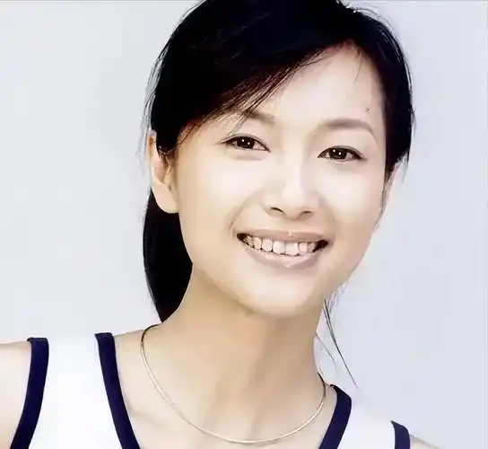 徐静蕾:从不缺追求者,有固定伴侣,就是不结婚,49岁仍时尚犹存_王朔