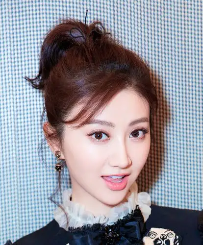 女明星们走红毯也会选择的高马尾这样扎才最时髦