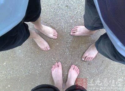 我们经常会听说我们的脚是身体的第二个心脏,我们的脚底有非常多的