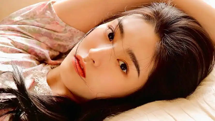 性感妩媚的迷人美女