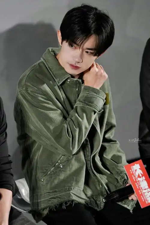 帅哥哥@tfboys-易烊千玺#易烊千玺电影小小的我##四字 易烊千玺 yyqx