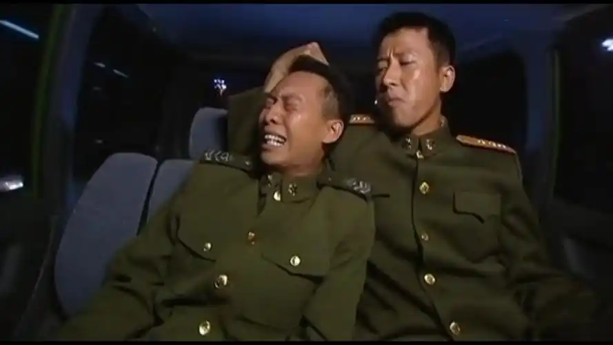 油头粉面还演军人?别被电视剧骗了,这些明星告诉你啥叫中国硬汉