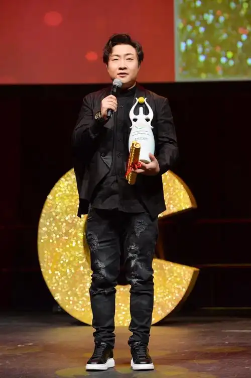 从亚洲保健之父到最受欢迎男演员乔杉就是励志本人