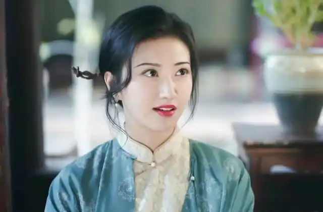 景甜新剧将播搭戏高颜值男主演绎国民剧妆容打扮不输司藤