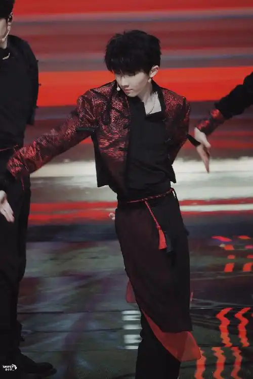 腰#马嘉祺全员加速中##马嘉祺李宁运动青春产品全球代言人##马嘉祺