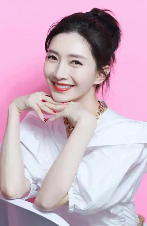 江疏影高清俏丽美照惊艳迷人