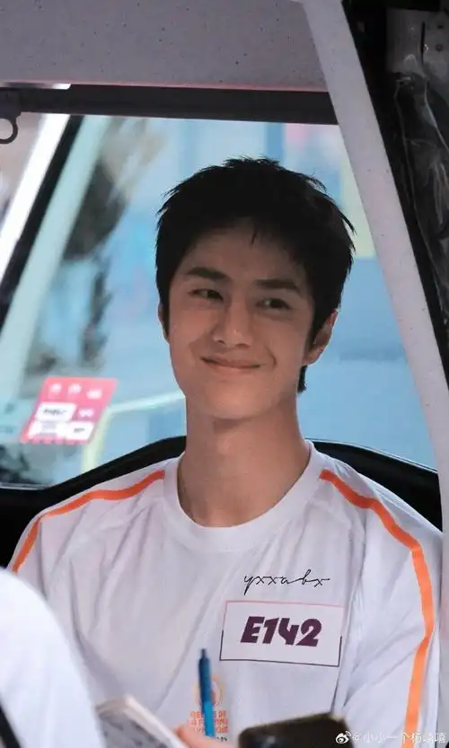 王一博##王一博行程#  20240714  王一博 2024巴黎奥运会火炬传怠