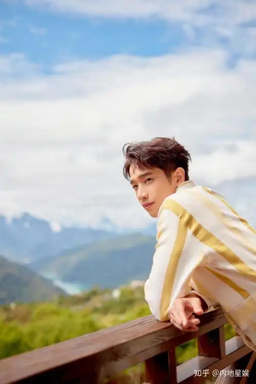 刘以豪首张epu空降双榜冠军新歌mv上线3天突破百万点击