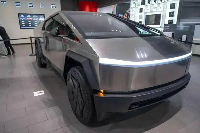 特斯拉电动皮卡交付起售价约61万美元