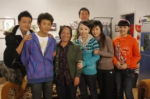 《我爱我家》童星关凌出嫁 曝昔日成长家居照(12)