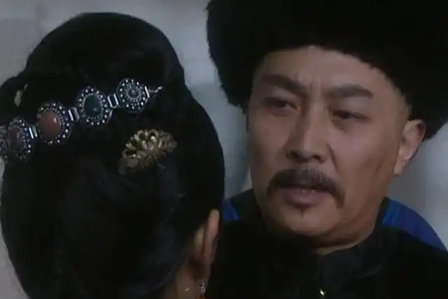 传到了胡玫导演那里,便邀请她出演《雍正王朝》,王安秋就正式成为