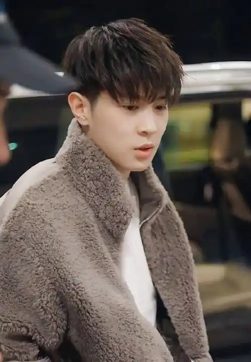 原创马伯骞看似玩世不恭其实人间清醒