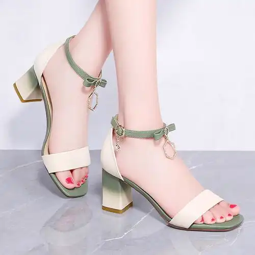 凉鞋女中中跟粗跟仙女风配裙子2021年新款一字时装凉鞋