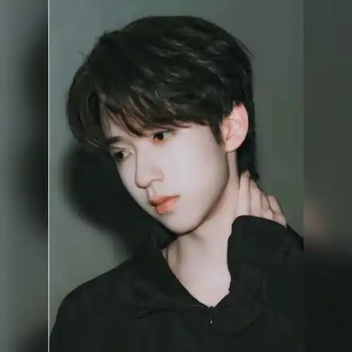 【帅哥】贺峻霖超绝帅照