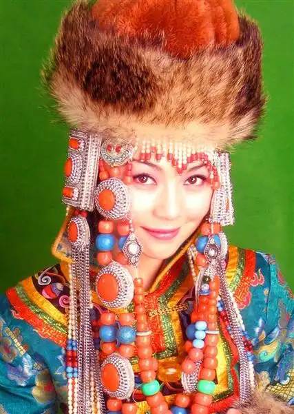 《吻你》——哈琳(附专辑《蒙古天韵》)