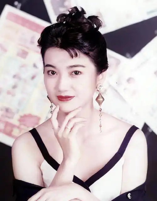 1984年从影,是上世纪八九十年代台湾华视力捧的女演员,曾经在琼瑶剧