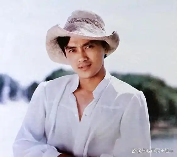 80年代帅气男星,高颜值秒杀小鲜肉,与傅艺伟离婚后淡出观众视野