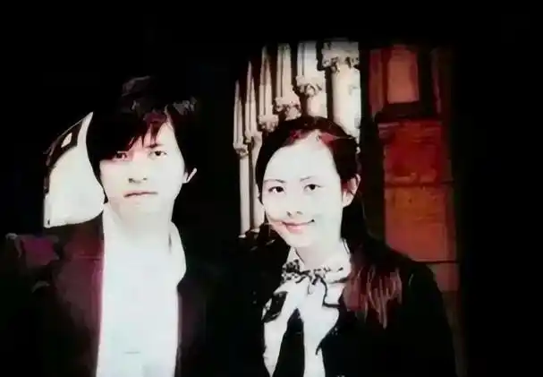 因为李健与小贝壳的爱情,堪称一段人间美丽神话.