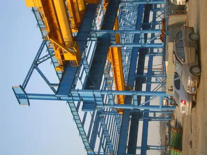 大型钢结构工业建筑施工现场1