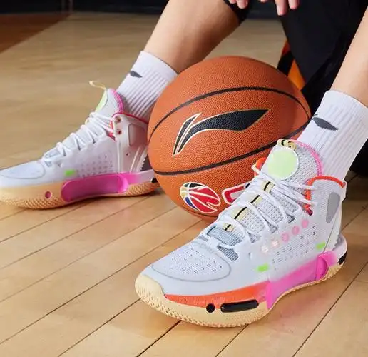 学生党看过来!组织诚心推荐200-300元平价实战篮球鞋!可闭眼入~_篮球