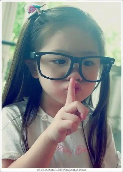 求图片安静在嘘手势要求是可爱的小孩