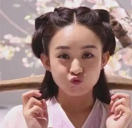 佟丽娅赵丽颖众女星卖萌瞬间,看到戚薇再也控制不住自己的表情了_照片