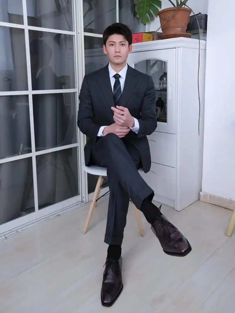 正装控男生|男生西装一周穿搭分享.