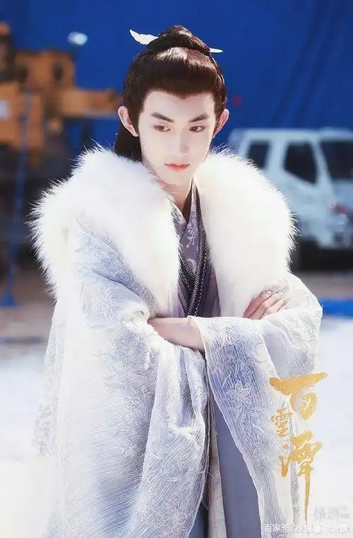 郭俊辰新剧《百灵谭》将播,化身邪魅妖王,搭档95后警校"校花"