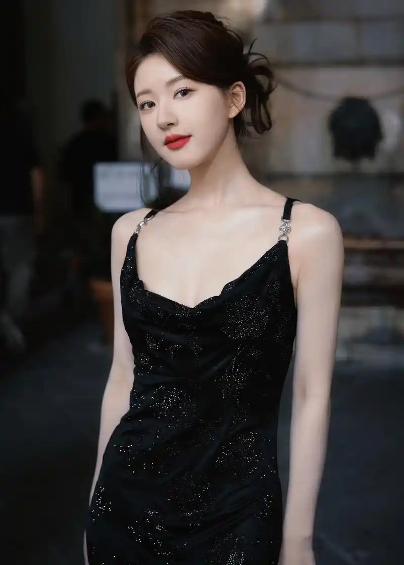 赵露思美图一组