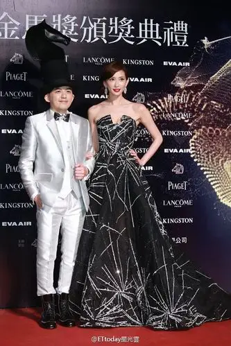 第52届金马奖# 最萌身高差!@林志玲 牵@.