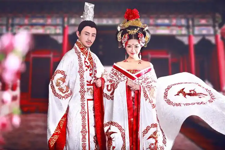 三亚婚纱摄影-古装婚纱照完美拍摄攻略