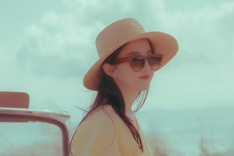 电脑壁纸 明星 大陆明星 墨镜长裙刘亦菲摩纳哥唯美写真