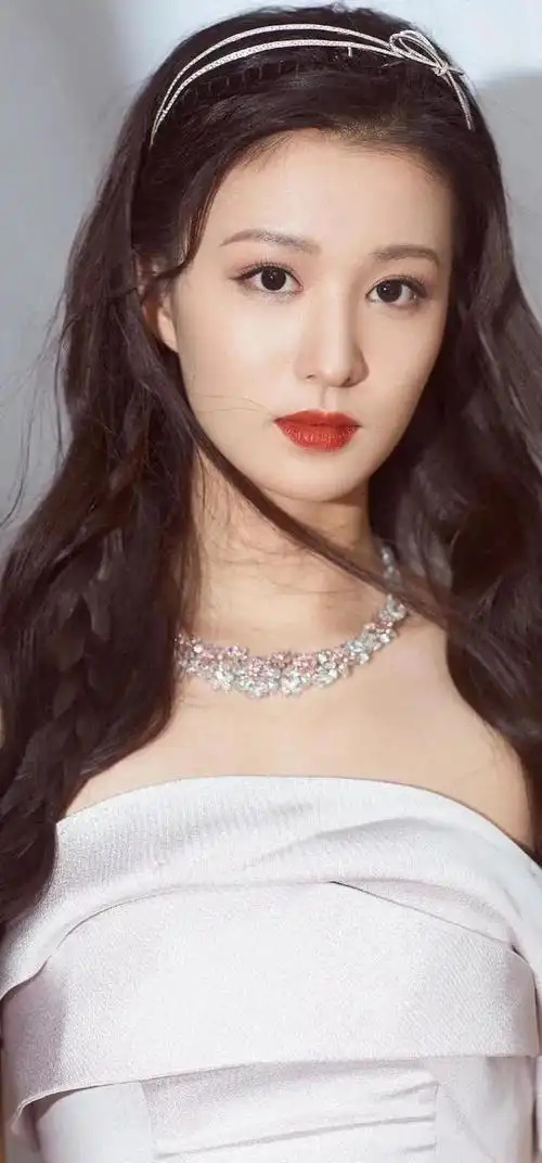 95后演员～王楚然