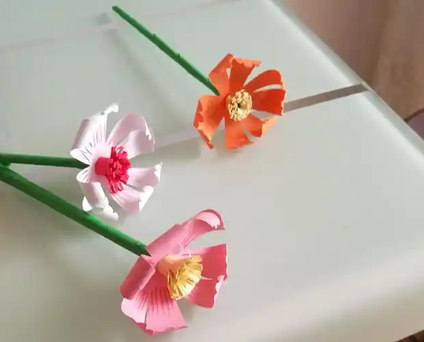 幼儿园手工,简单好做的小手工——用卡纸做一枝小花,有教程