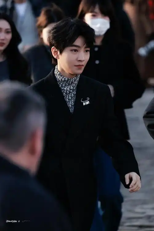 巴黎时装周#|#迪奥品牌大使王俊凯#  paris·karry·dior@tfboys