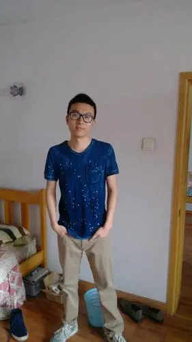 身高173 体重50 给你们上个图 最近再考虑要不要喝减肥茶 因为身上