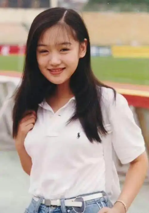 薛佳凝出家了吗带发修行是真的吗薛佳凝为什么要出家修行