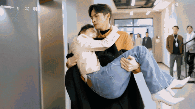 张彬彬一手撑托起了我的cp