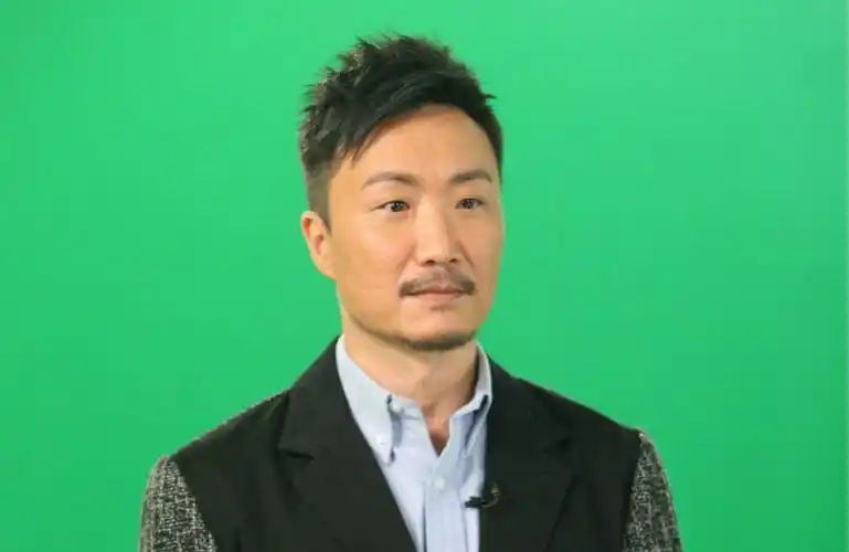 郑中基携家人吃饭被拍,一家四口甜蜜进餐,洗手细节尽显宠溺_漂亮女人