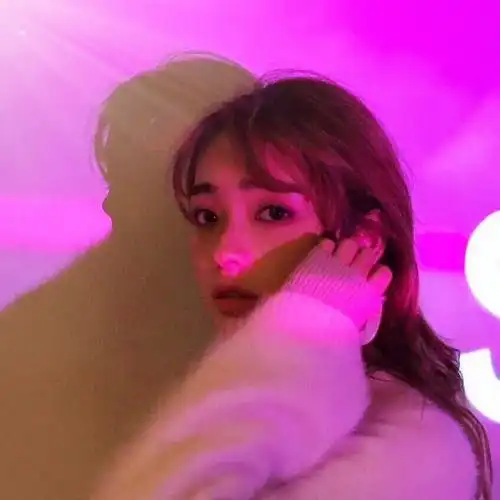 小温暖小思念最流行的情侣头像单人真人一人一半