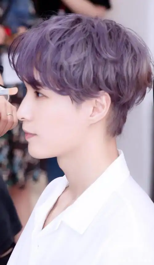 张艺兴到底有多帅?看到他亚麻灰新发色,瞬间圈粉!