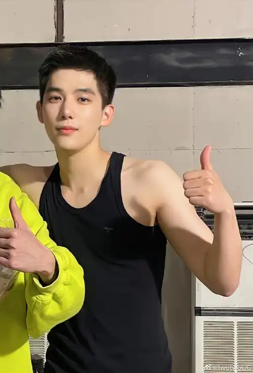 男生剪寸头后的颜值变化#不是吧 不是吧 还有人不知道王安宇寸头端Ё