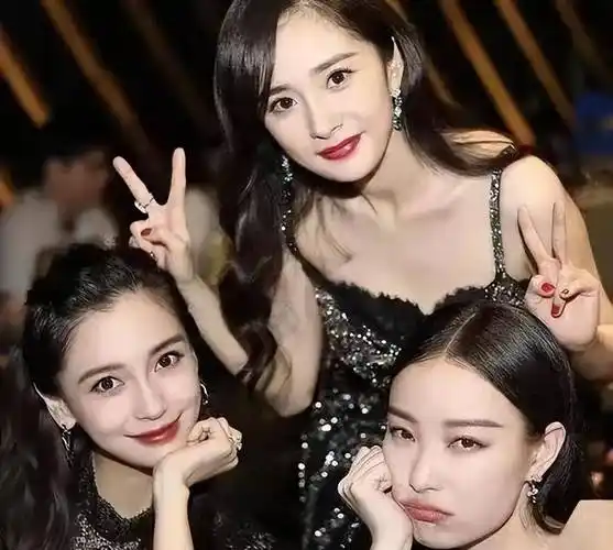 被微博之夜"除名"的赵丽颖,已经在另一条路上越走越远_杨幂_杨颖_网友