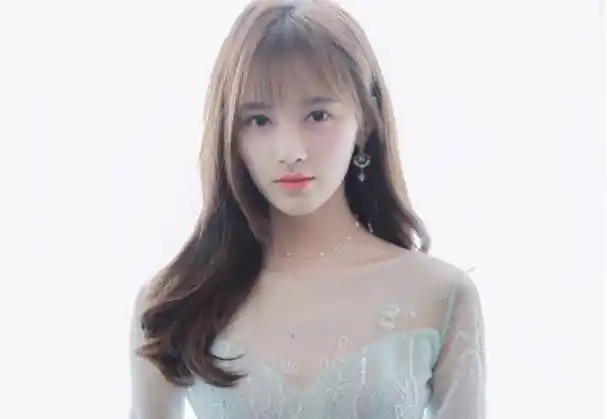 4000年美女鞠婧祎,把粉丝赶出电梯,人美歌甜会演戏,但就是慢热_演技