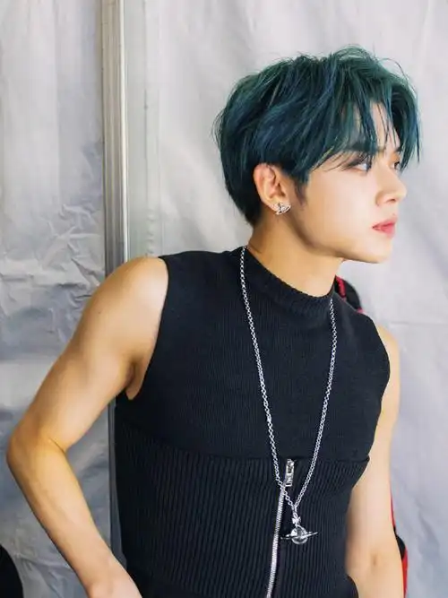 崔然竣先生真的太适合无袖了0102