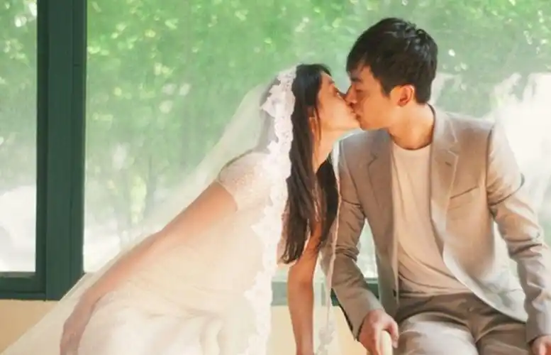 沈佳妮的个人资料简介(为爱回归家庭,嫁给朱亚文婚后生